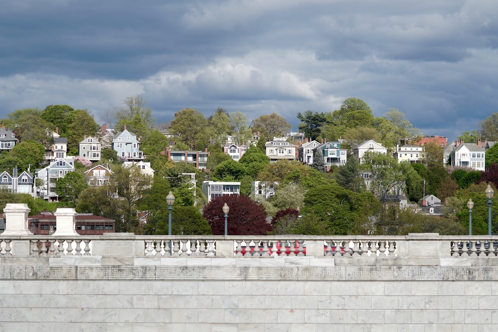 shutterstock_652156858 Bunch of homes on the side of the house