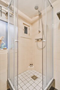 Neo-angled shower